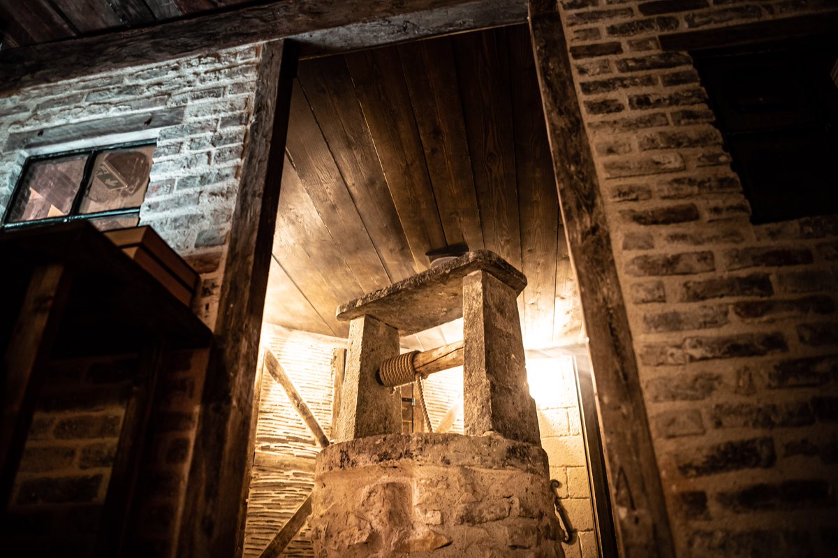 [PODCAST] 🎙️ Dans son nouvel épisode, <a href="/RadioEscapeFR/">Radio Escape</a> aborde l’histoire du #Donjon avec ses créateurs !

💬 La chronique d’EscapeGame•fr est dédiée à l’une des salles de cette enseigne parisienne : “Les amants maudits” (à 2h11’) 💕🥀

🎧 Bonne écoute ➡️ escapegame.fr/radio-escape-p…