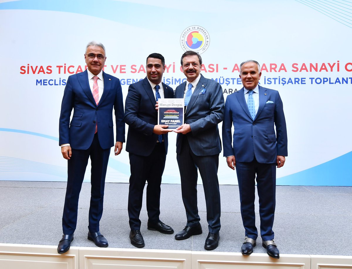 Sivas Sanayi Dergimizin yeni sayısını, TOBB ve Dünya Odalar Federasyonu Başkanımız Sayın Rifat Hisarcıklıoğlu'na takdim ettim...

<a href="/RHisarciklioglu/">Rifat Hisarcıklıoğlu</a> <a href="/hosmanyildirim/">Osman YILDIRIM</a> <a href="/zekiozdemirstso/">Zeki Özdemir</a> <a href="/TOBBiletisim/">TOBB</a>