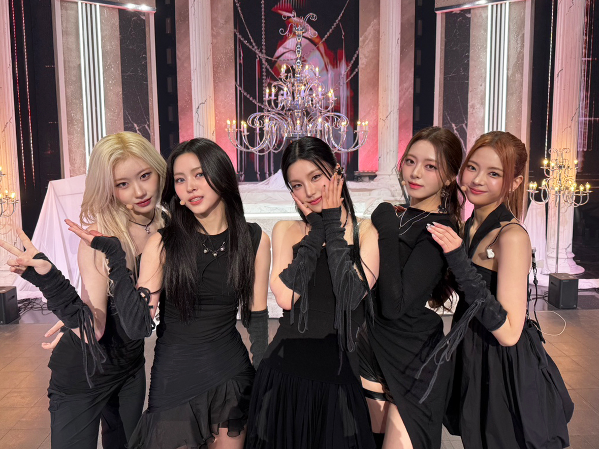 ITZYofficial's tweet photo. [ #뮤직뱅크 ]
ITZY의 상상친구 MIDZY는 천사임이 확실🤍
오늘도 함께해줘서 고마워요 믿지🫶🏻

ITZY‘s Imaginary Friend MIDZY must be an angel🤍
Thank you for being with us today MIDZY🫶🏻

Imaginary Friend STAGE
👉 https://t.co/5Xg4gMFSIz
👉 https://t.co/j9cOHoAd4i

#ITZY #MIDZY @ITZYofficial
#ITZY_GOLD
#ITZY_ImaginaryFriend