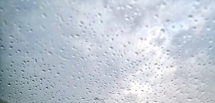🥀 : أللهم امطر على قبور موتانا من سحائب.. 
       رحمتك ؛ اللهم كما سقيت الارض بمطرك.. 
   اسقي ؛ قبورهم بعفوك و اسكنهم ؛ واجمعنا..
   بهم في فسيح جناتك يارب العالمين.اللهم .. 
           ارحم جميع موتي المسلمين..🌹