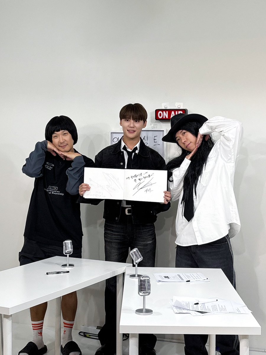 #공파새 오랜만에 만난 하하형과
그리고 내 친구 세..세찬이와🤠❤️

🔗 youtu.be/4GMGPPD3D6k?si…

#준수야형꺼왜알티안해_공파새
#KIMJUNSU #金俊秀 #XIA 
#ジュンス #XIA준수 #공파새
#PALMTREEISLAND