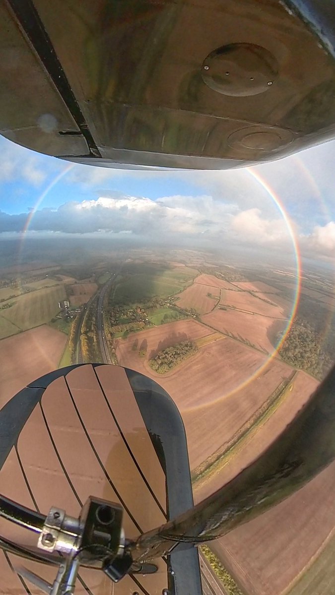 Well. Another week and here are some #wingfriday moments - incidentally you can find a much more photographic account from me over on IG just search Eagle and Contrail