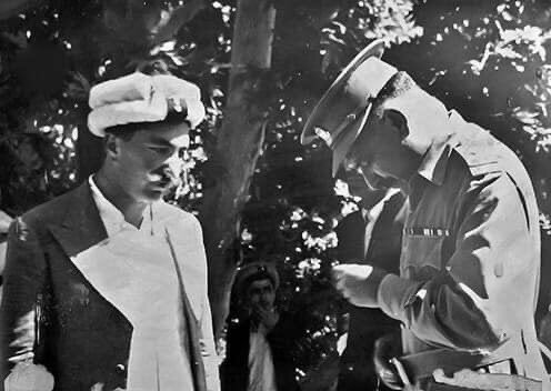 77 years ago, the last Dogra governor of Gilgit surrendered to the Gilgit Scouts and this image was produced. 

Today marks 77 years to the Gilgit Revolt and the region’s 77th Independence Day.