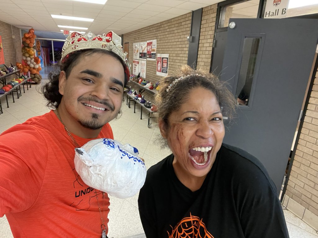 Travis MS BobArts tweet media