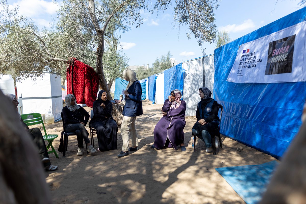 SuperNovaeNGO's tweet photo. #Palestine 🇵🇸 #Gaza Recent discussions with @Gcdg7288 psychologists revealed that changing locations to settle in safe places in the IDP camps is a critical challenge, as the security situation is constraining displacements.
🙏 🇫🇷 @CdCMAE #Ettihad2 https://t.co/vHMq7mVC3m