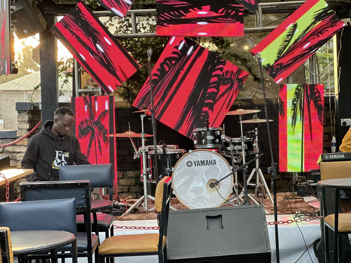 eddiespikaagaba's tweet photo. Ndowoza Tunyuke and all is set @ShootersBar_Mbr for #BandAndTequilaFriday starring @Sakata_Band from Kla 🎤 🎸 🎶don’t miss the first session that will drive you into splendid Friday ft @DeejBanxx , @DjHjozeh, @DjNatiJ, @deejaystingerug, @RealDeejay1 hyped by @BelgaLive1997. https://t.co/xd5UPOCkvX