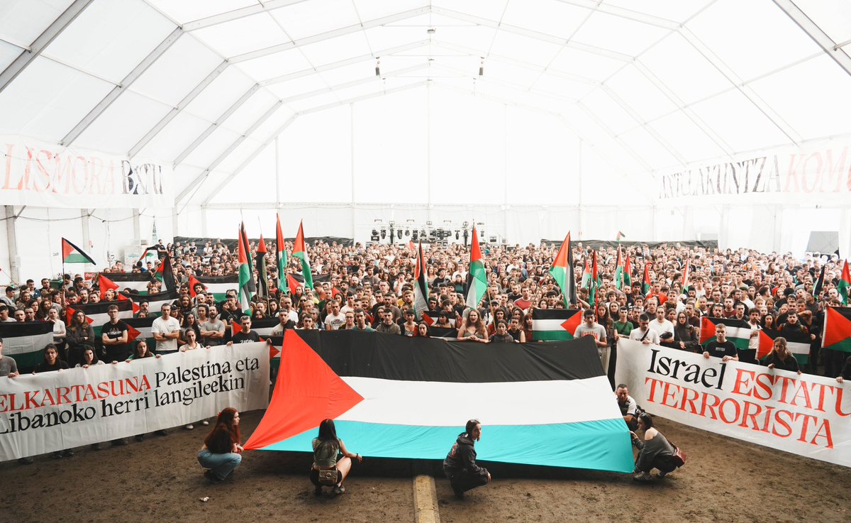 Palestinako eta Libanoko herri langileei elkartasuna adierazteko tartea izan dugu #TPGNSozialista |n. 

Israelgo estatu terrorista Ekialde Hurbilean hedatzen ari den izu eta heriotzaren aurrean mobilizatzen eta konplizeak seinalatzen jarraitu behar dugu.