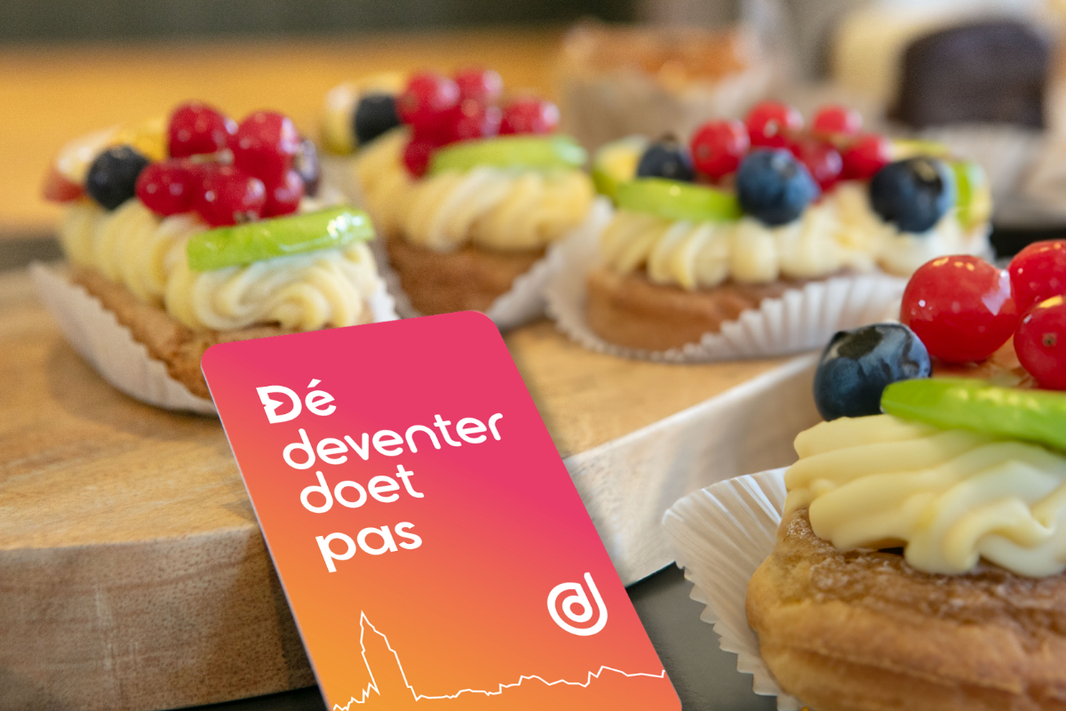 GroupCardNL's tweet image. Deventer stimuleert de lokale economie en betrokkenheid met spaarvoordeel op dé Deventer Doet pas. Pashouders sparen met hun aankopen voor extra tegoed. Benieuwd hoe dit werkt? dedeventerdoetpas.nl/#hoe-werkt-het