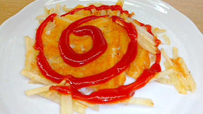 夜9時まで市のワーキングスペースに居て、
帰りに外食して来ちゃったんだけど、
おなか減ってきちゃった…(;'∀`)
どうしようw

写真は食べてきたお好み焼きと
我慢できずに注文しちゃったチーズポテト焼きw 