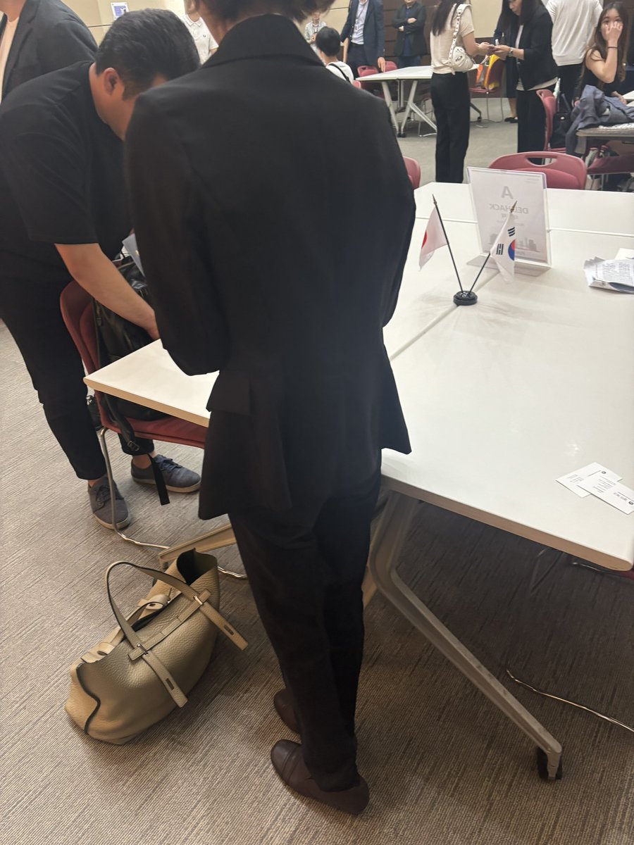 uber_ofz's tweet photo. 韓国政府COTRA社主催の会に韓国に✈️

韓国の飲食大手企業40社と商談会
フードデリバリーブランドの提携
#ゴーストレストラン 
#フードデリバリー
#韓国
#한국과 상담회 https://t.co/NAgRCGgo3o
