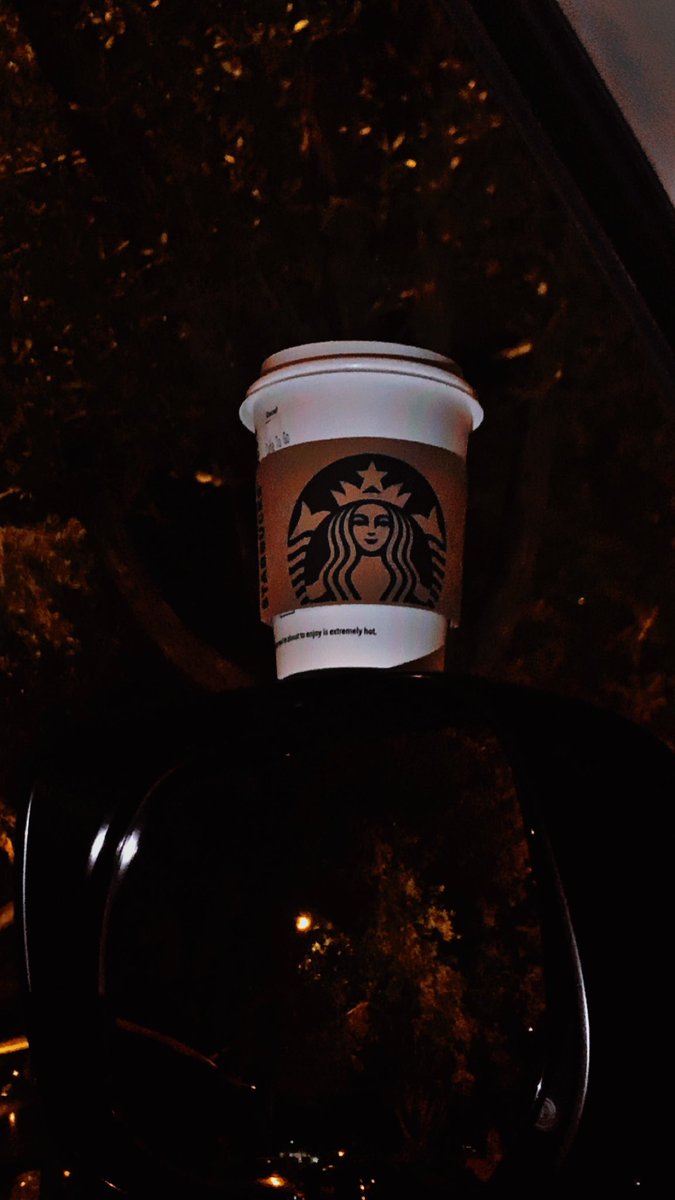 القهوة مخرج طَوارئ من عثرات الحياة 🤎.

   مسساء الخيير '🤎