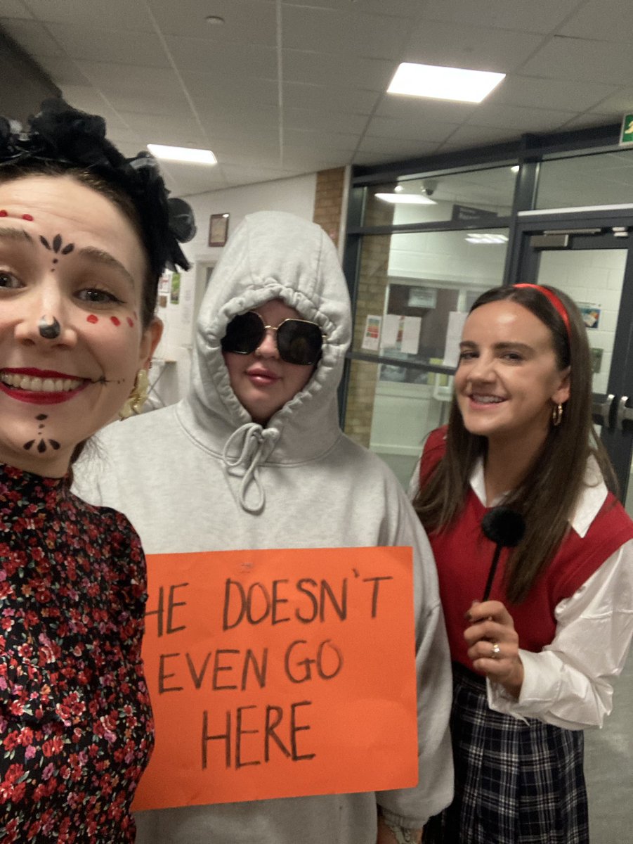 linggow_'s tweet photo. Great end to the week at the JOHS Halloween Disco 👻🎃 @StJOHS https://t.co/exuD5sD7Sf