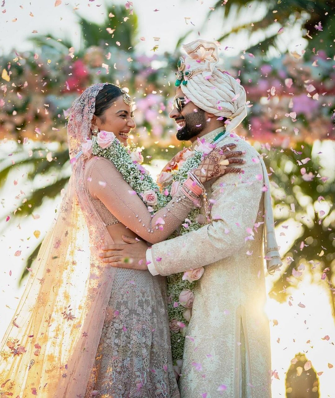 VOGUE India on X: Revisit: Rakul Preet Singh opted for nude glam at her  Goan wedding to Jackky Bhagnani Tap to see: t.cokUgtCLckH5  t.cocVnPTwxBwR  X