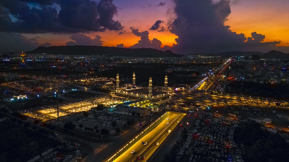 saadHreib's tweet photo. كل الألوان ترسم جمال #المدينة_المنورة .. https://t.co/RK7uz4JfW1