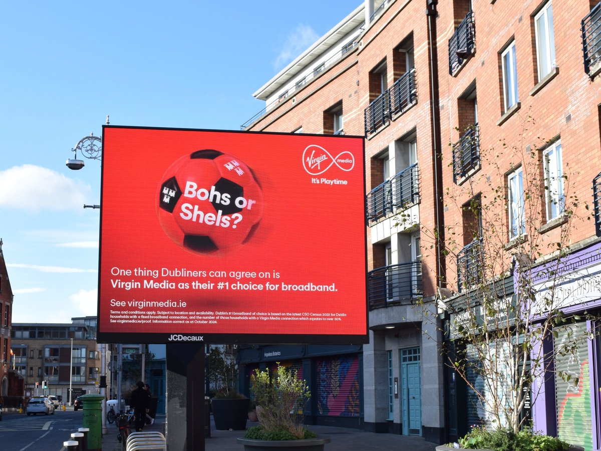 PMLGroup's tweet photo. As featured in Out \ Look:

@VirginMediaIE tapped into local loyalties in Dublin with their latest contextual OOH campaign, playfully pitting some of the city’s best-loved spots and traditions against each other!

#BeMoreNow @OMD_Ireland @publicisdublin https://t.co/WGTWoSeNPL