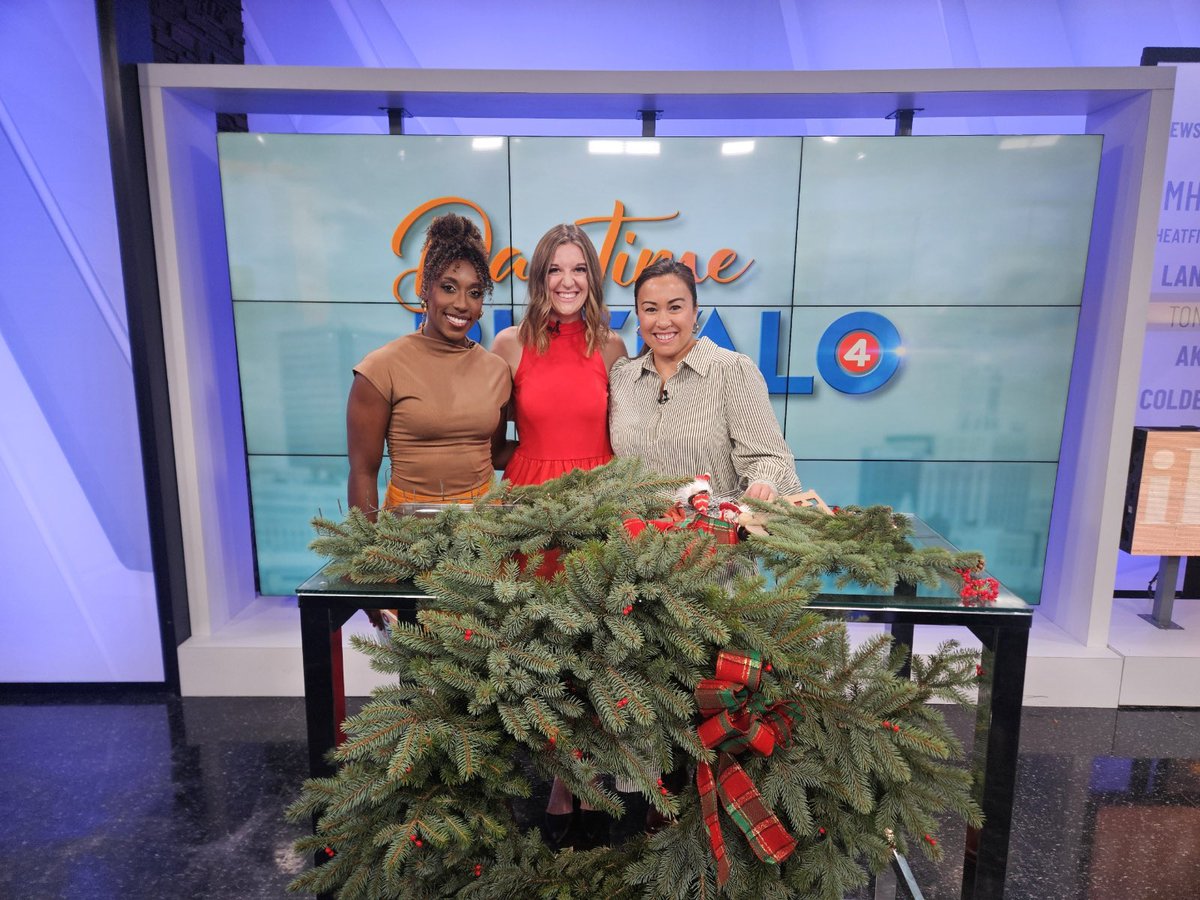 DaytimeBuffalo's tweet photo. Today on #DaytimeBuffalo Al wine and beer is preparing our homes for the holidays with their schedule of winter events 🎄 OLV is celebrating their Centennial with a concert. You won’t want to miss 🎶 https://t.co/E46aheqduO