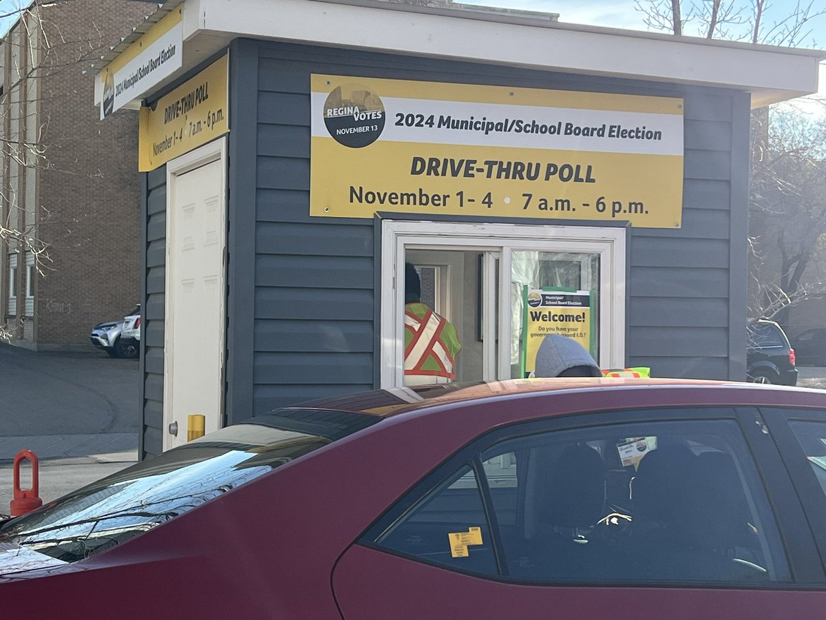 ZieverinkAbby's tweet image. Early voting for the civic election begins today (Friday) in Regina #yqr

A supervisor with Elections Regina at the drive thru polling station told me they’ve received a significant amount of mail in ballot requests this year

That number being “in the hundreds ”