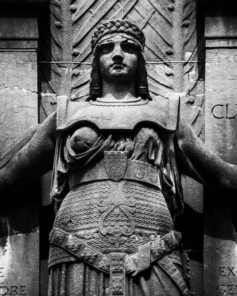Jea_Pics's tweet photo. Monumental tomb on the Pere Lachaise, Paris.

#grabmal #friedhof #bnwmood #bnwphotography https://t.co/sd6jSABfPe