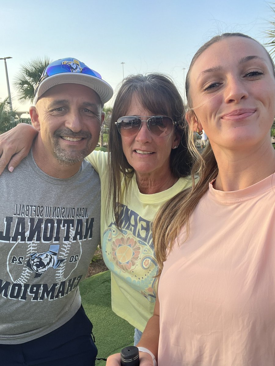 hayliest28's tweet photo. 50 years of life for the best girl dad ever! I love you more than you’ll ever know. Here’s to many more smiles, funny Instagram videos and times watching college football🩵 https://t.co/g6GNkeZMMO