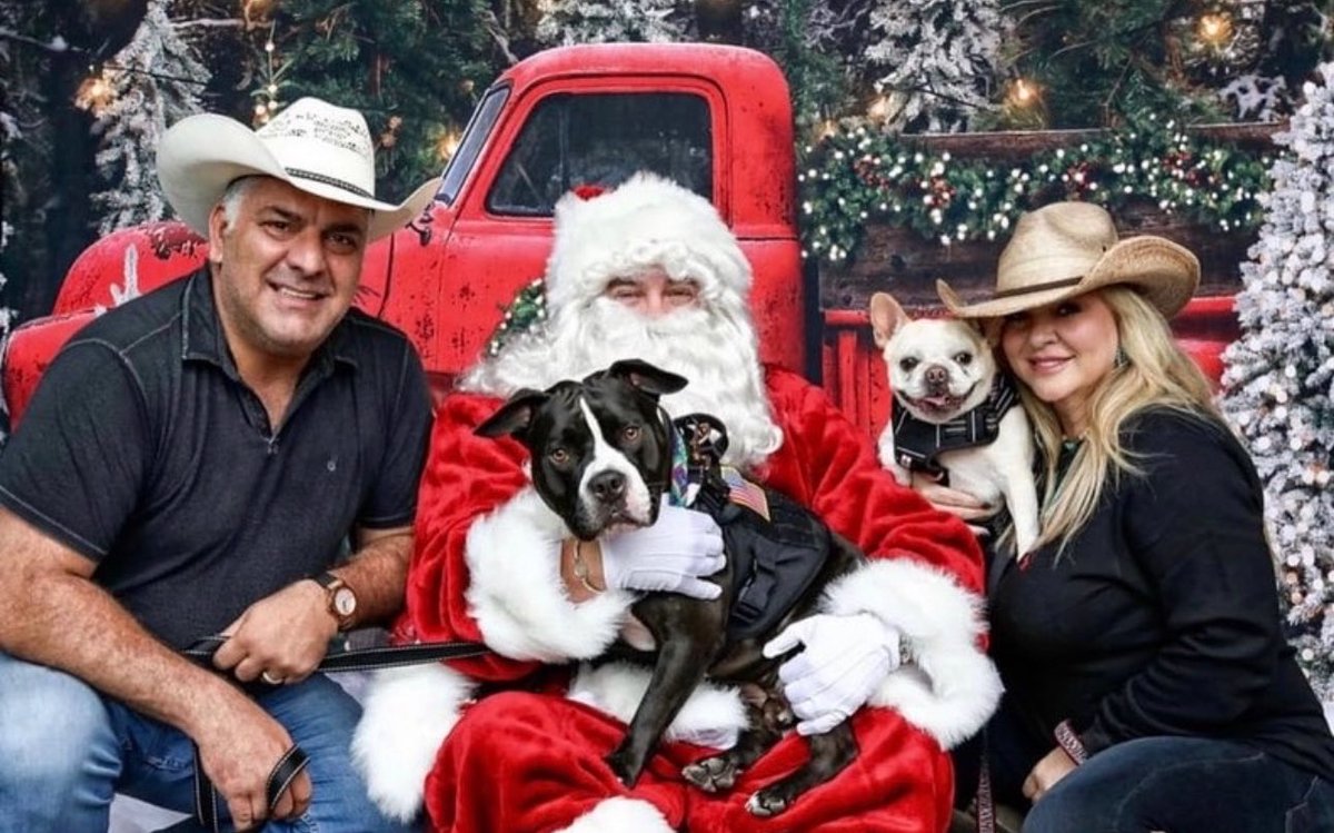 It’s Time! 🎄🎅🏼🤶🏻❤️🐶🐾