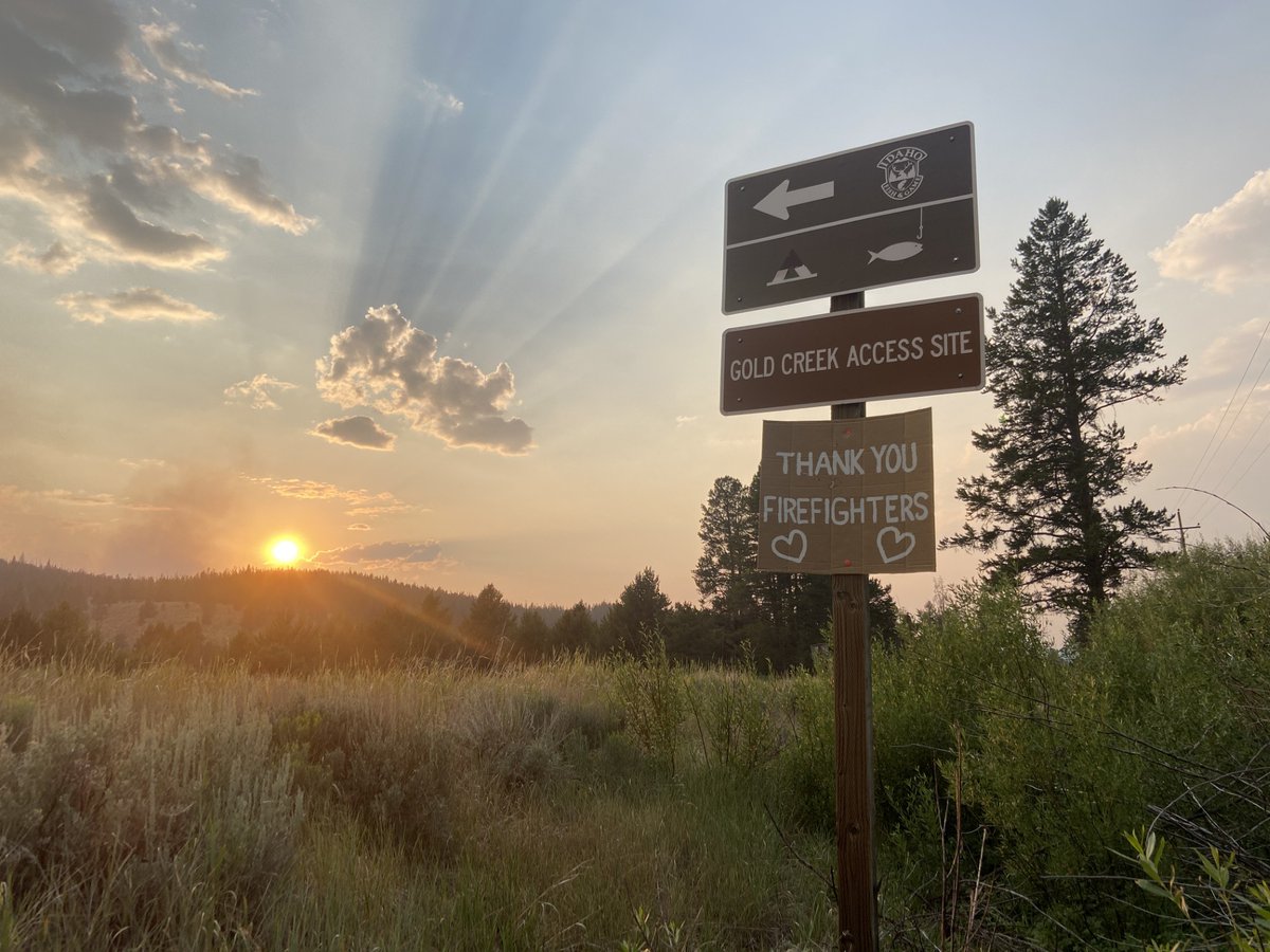 NIFC_Fire's tweet photo. Somehow November is upon us! This month is #NationalGratitudeMonth and we are jumping on the opportunity to continue to emphasis our gratitude for wildland firefighters and support personnel. Take this month as an opportunity to #ThankAFirefighter with us!
📸 #BenchLakeFire, ID https://t.co/NA76Y509tQ
