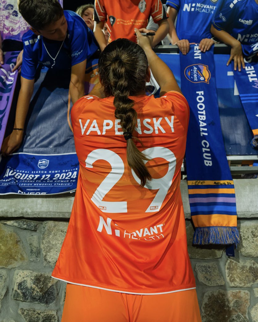 carolinaascent's tweet photo. CAROLINA KITS FLASH SALE! 🌄

Preorder one of our 4 Inaugural Kits for #NationalKitDay for just $89.99 and receive it in time for our 2025 Spring Home Opener.

Sale ends at midnight. 
🔗: https://t.co/fIjbZWKdGP https://t.co/RBAOgDjPyk