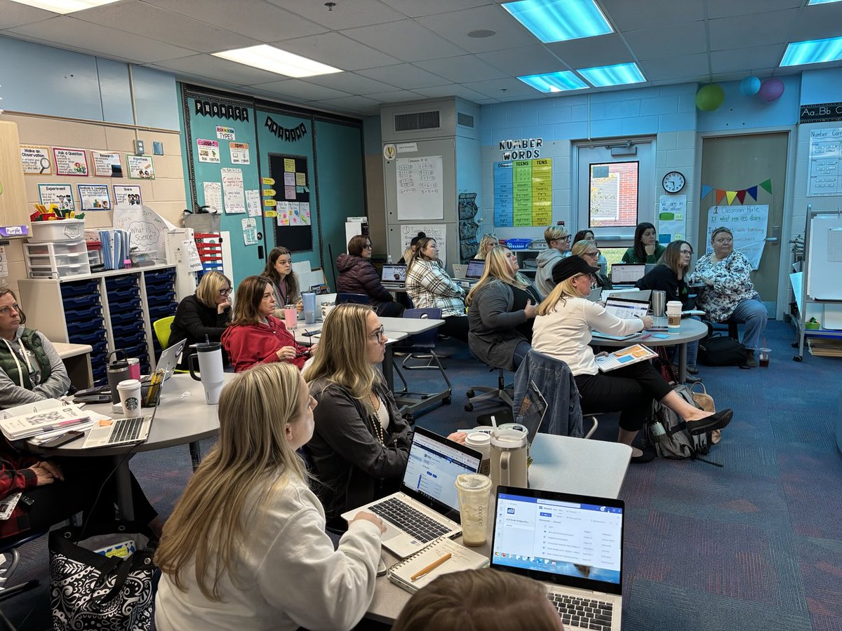 LkOrionSchools's tweet photo. LOCS Elementary teachers used their professional development day to meet as grade levels to enhance consistent district practices. #AlwaysLakeOrion https://t.co/SwwcccAGwI