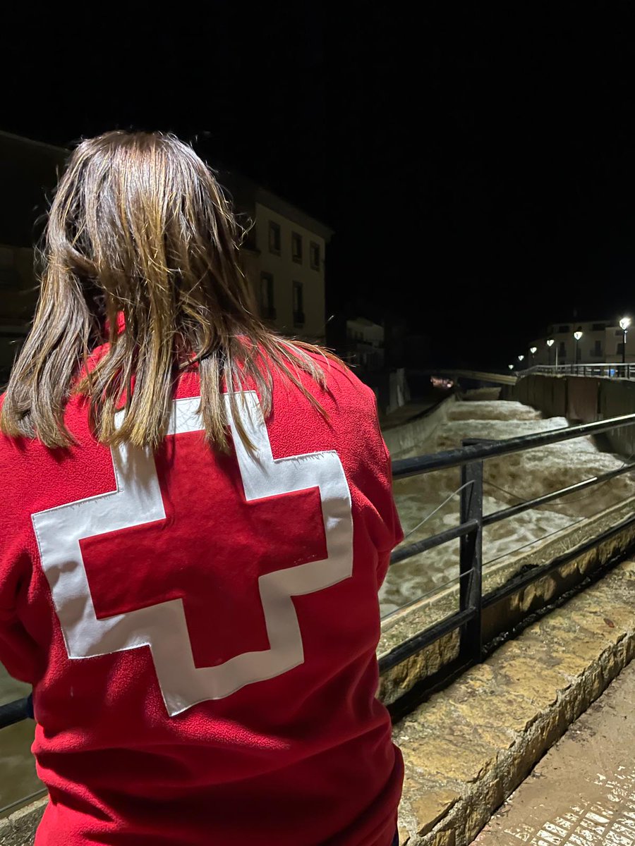 CruzRojaNavarra's tweet photo. Nuestros Equipos de Respuesta Inmediata en Emergencias #ERIE de Albergue, Atención psicosocial y Comunicaciones en #PreAlerta por si es preciso colaborar con el dispositivo #DANA de @CRE_Emergencias https://t.co/lhjqLg1Rlu