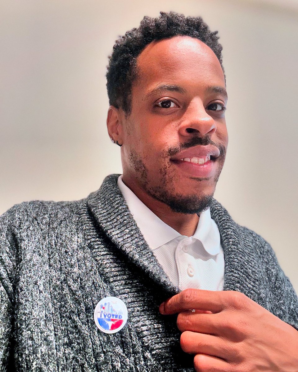 Its_Rodrick's tweet photo. Obligatory Sticker Selfie… 🗣️GO VOTE! 🗳️
#ItsRodrick #Blondie #SelfieKing #IVoted #StickerSelfie #Dallas #Texas #Election2024 #Vote2024 #EarlyVoting https://t.co/nkbfAPFo2o