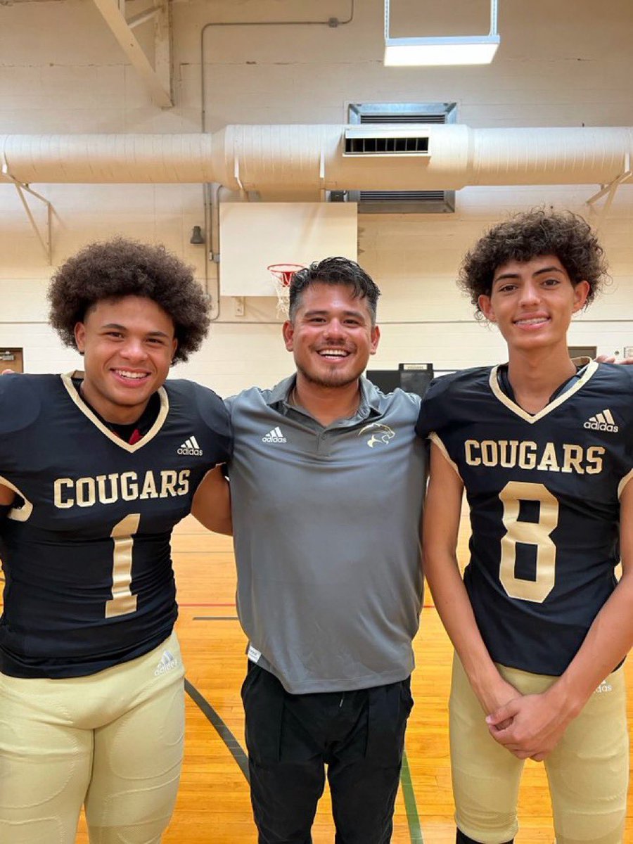 Thankful for my high school coaches and their guidance to get me where I am today!!
#TXHSCoachesDay <a href="/THSCAcoaches/">THSCA</a> @CorryPerez