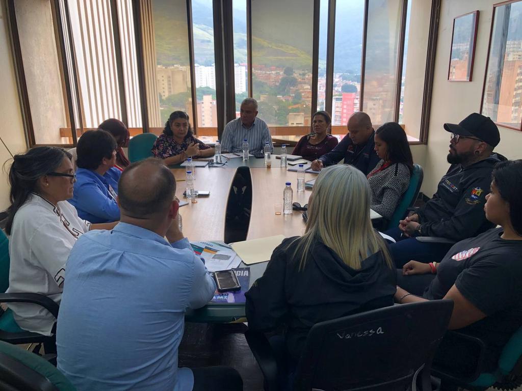 El Sistema de Formación y Autoformación de nuestra Clase Trabajadora impulsa acciones para su aplicación en los más de 4 mil 520 circuitos territoriales como lo orientó nuestro Pdte. <a href="/NicolasMaduro/">Nicolás Maduro</a> y nuestro Vicepdte. <a href="/HectoRodriguez/">Héctor Rodríguez C.</a> 

¡Educación para todas y todos!