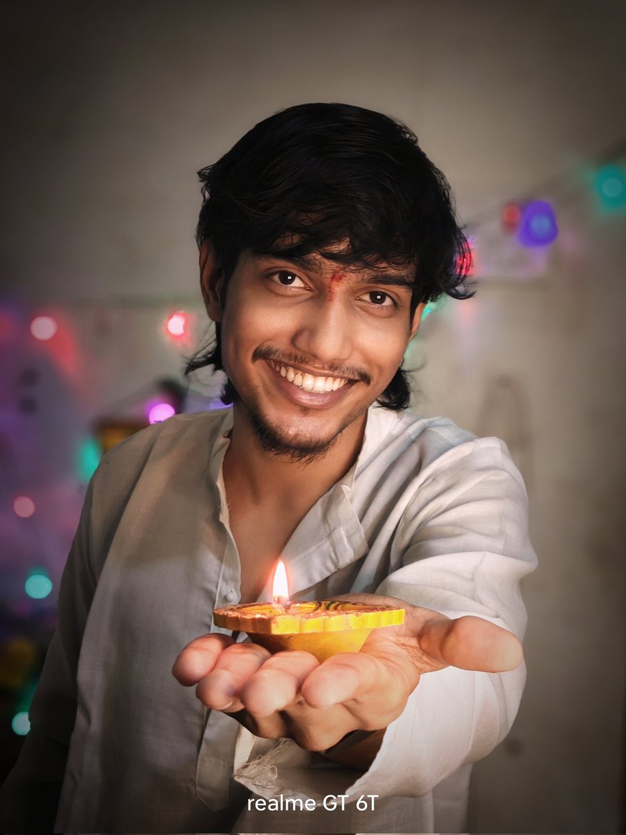 toonchantv's tweet photo. @realmecareIN #realshinewalidiwali #realmesupport https://t.co/cRqKtZr4NC