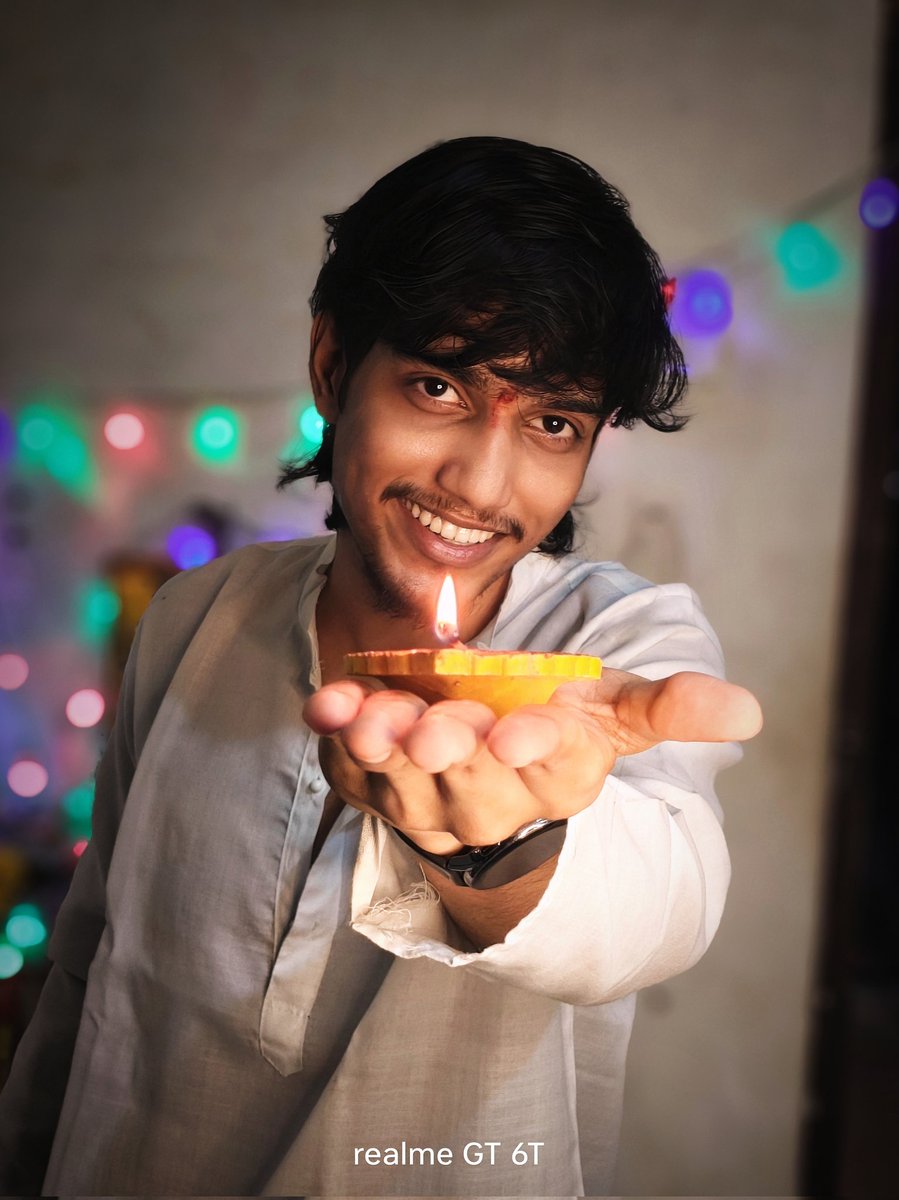 toonchantv's tweet photo. @realmecareIN #realshinewalidiwali #realmesupport https://t.co/cRqKtZr4NC