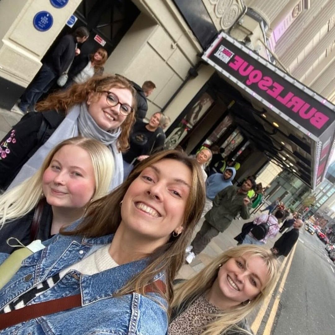 Burlesque The Musical tweet media