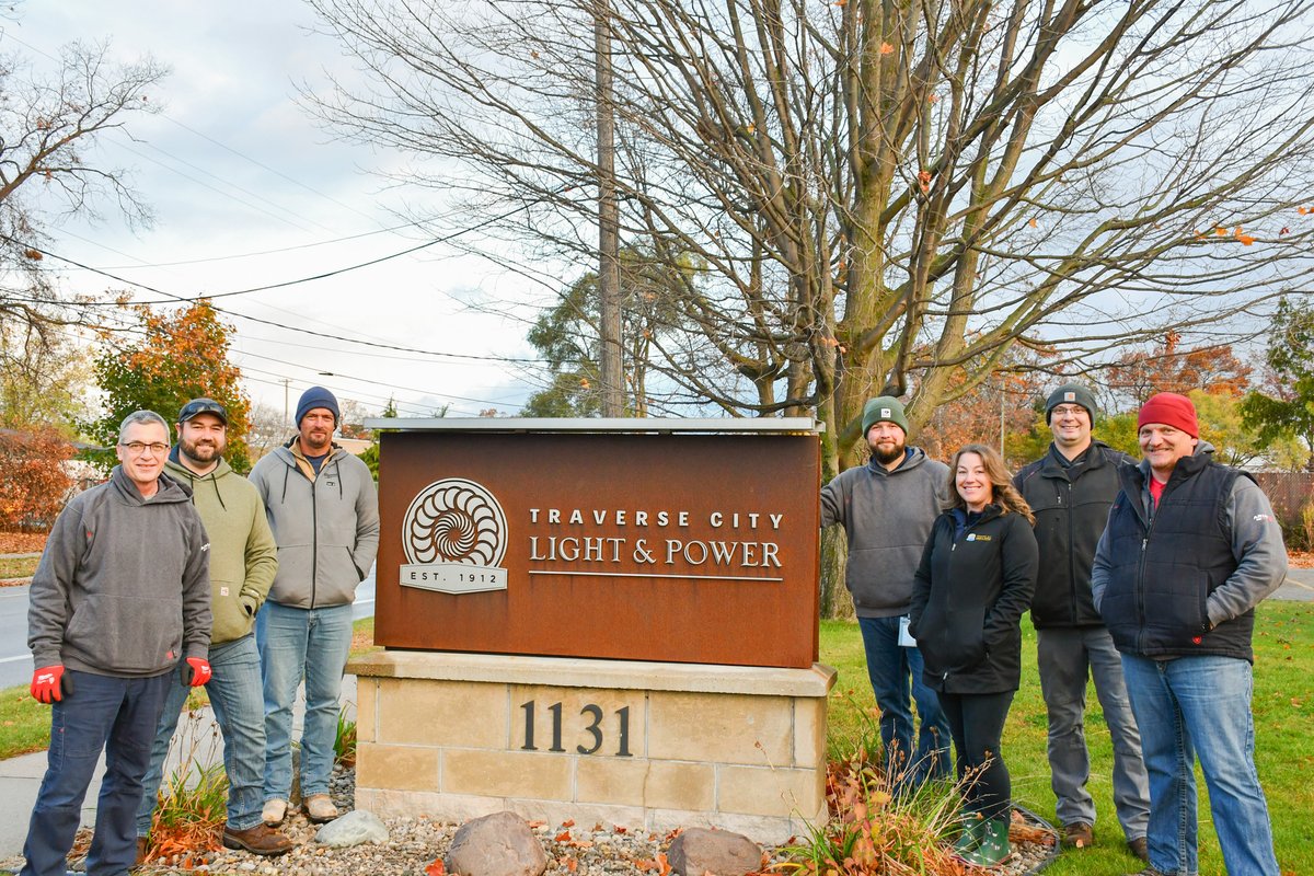 TCLP_News's tweet image. Our amazing TCLP team joined United Way of Northwest Michigan’s Rake a Difference event this year! 🍂 Huge thanks to our dedicated crew for making a positive impact in our community! 💙 #RakeADifference #CommunityPower #TraverseCity