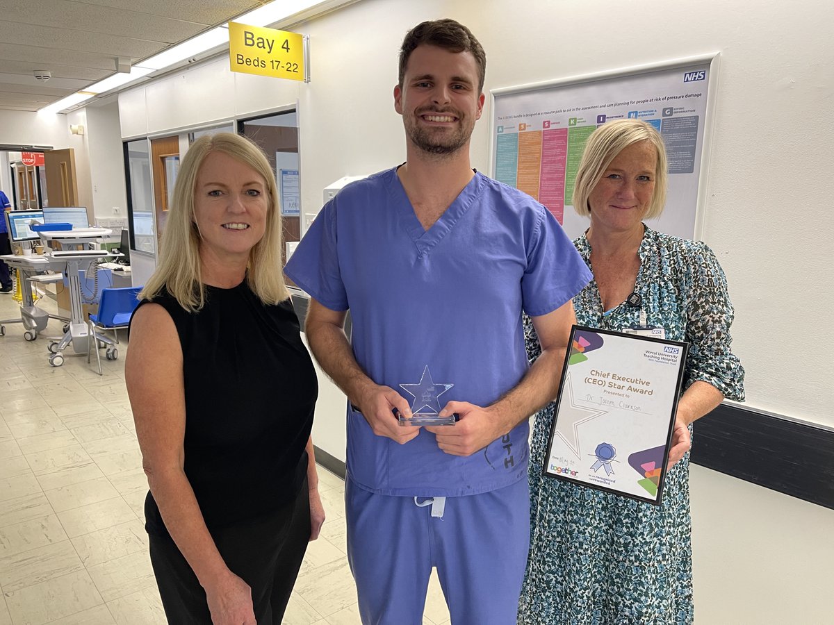 Hero doctor honoured for saving a veteran’s life while off duty 👏🏅 Read the latest chapter in the inspiring story of Dr Joe Clarkson here: shorturl.at/wcM2r
#HeroDoctor #inspirational #staraward