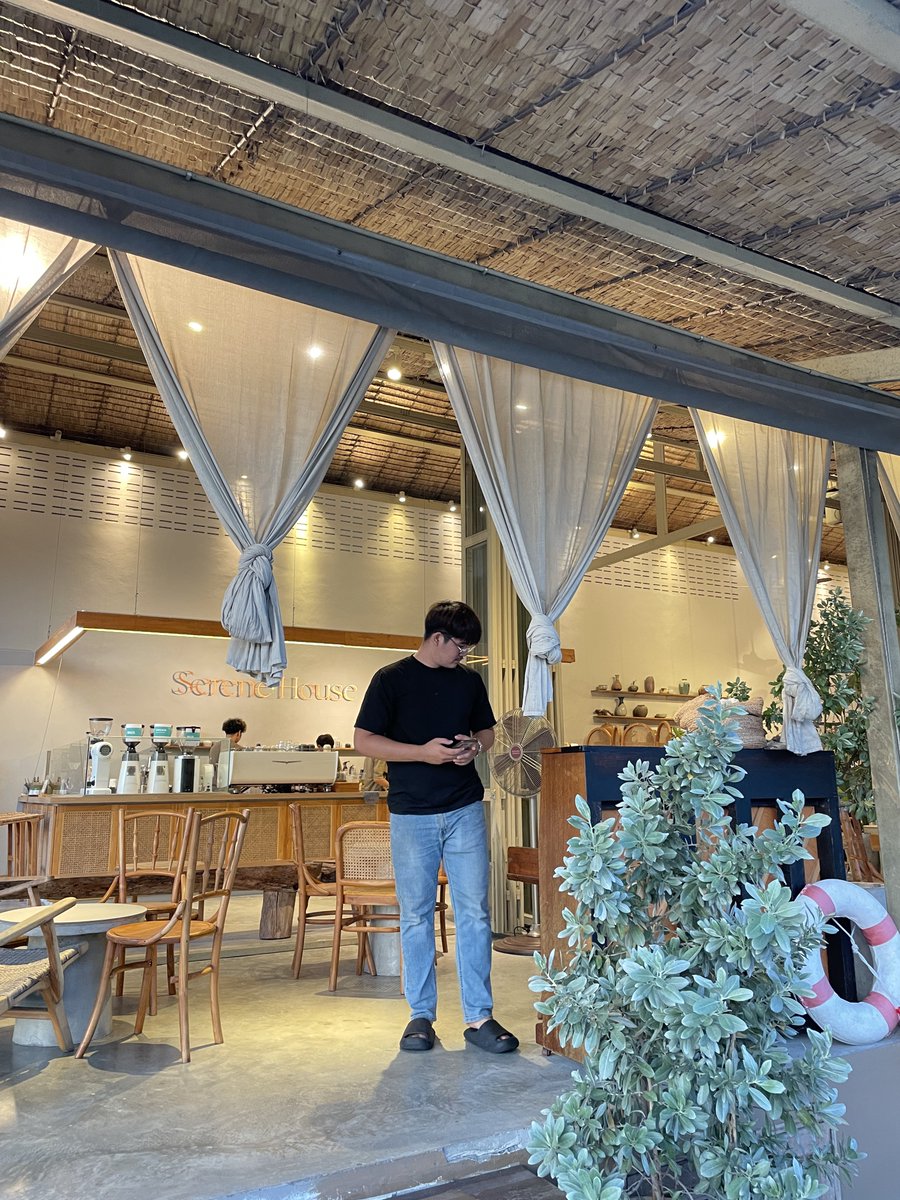 ChatrKe's tweet photo. หมีติดหวาน 🦍🖤🧋#SereneHouseCafé #ระยอง https://t.co/oMGKB5eEQu