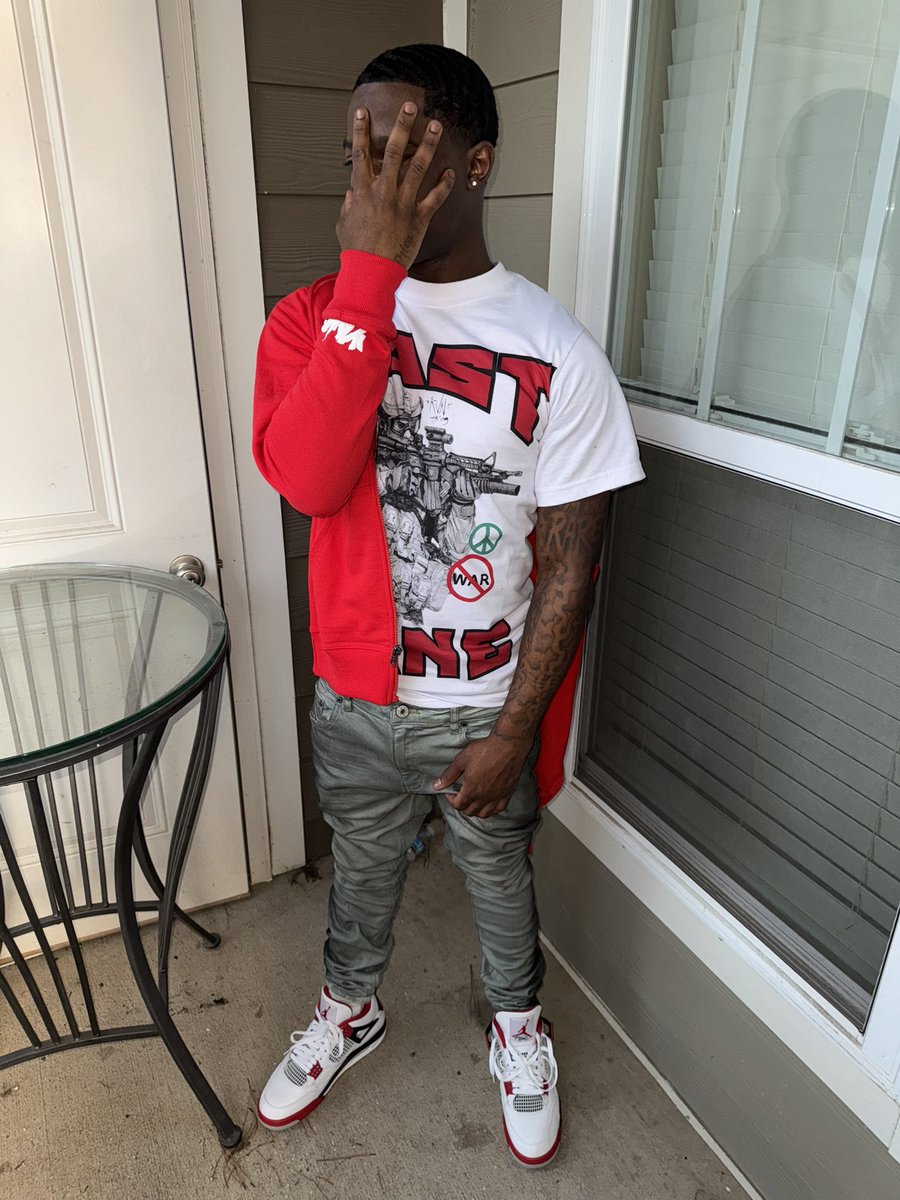 treey1of1's tweet image. loaf boy of da year 🤲🏿🙈🙈🎋 #freedaguyz #ync