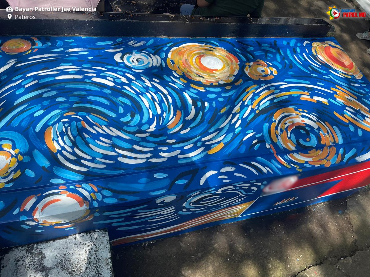 bayanmo's tweet image. Agaw-pansin ang ipininta ni Bayan Patroller Jae Valencia  sa puntod ng yumao niyang ama na si Jerry. Hango ito sa “The Starry Night” painting  ni Van Gogh.

#Undas2024 
#Pateros