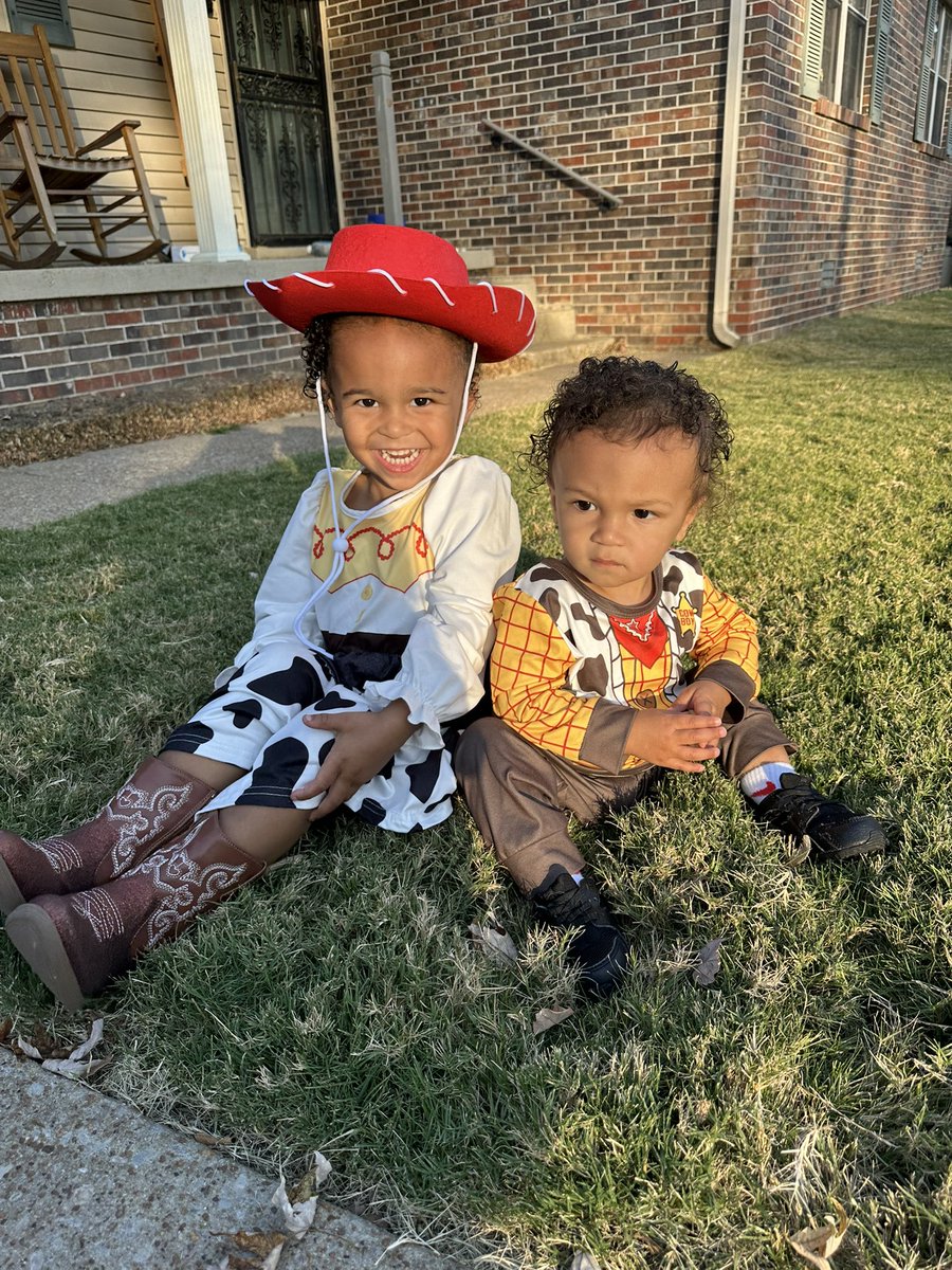 emily sain tweet media