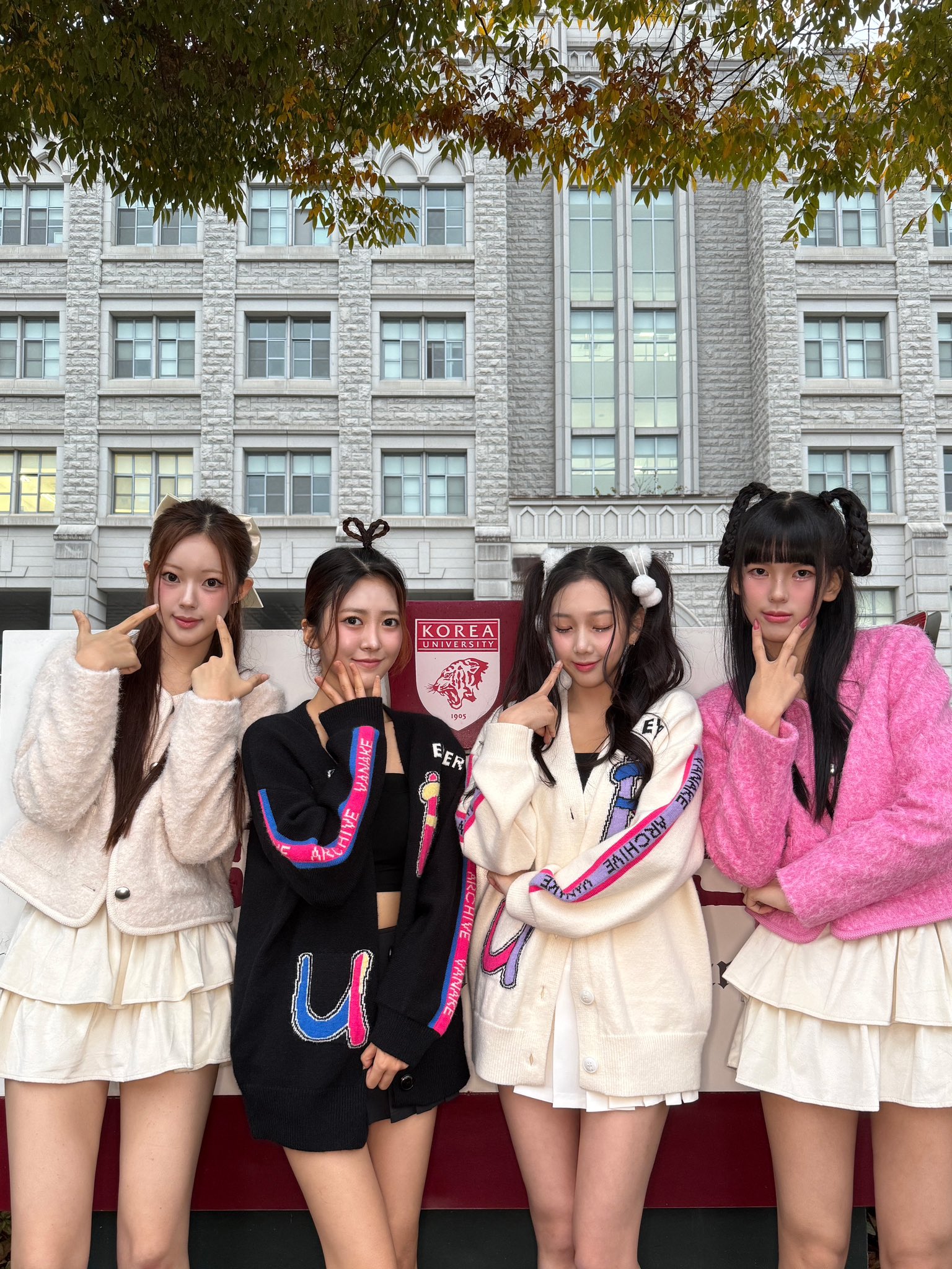 GbTBI4-aEAEiOOM?format=jpg&name=large