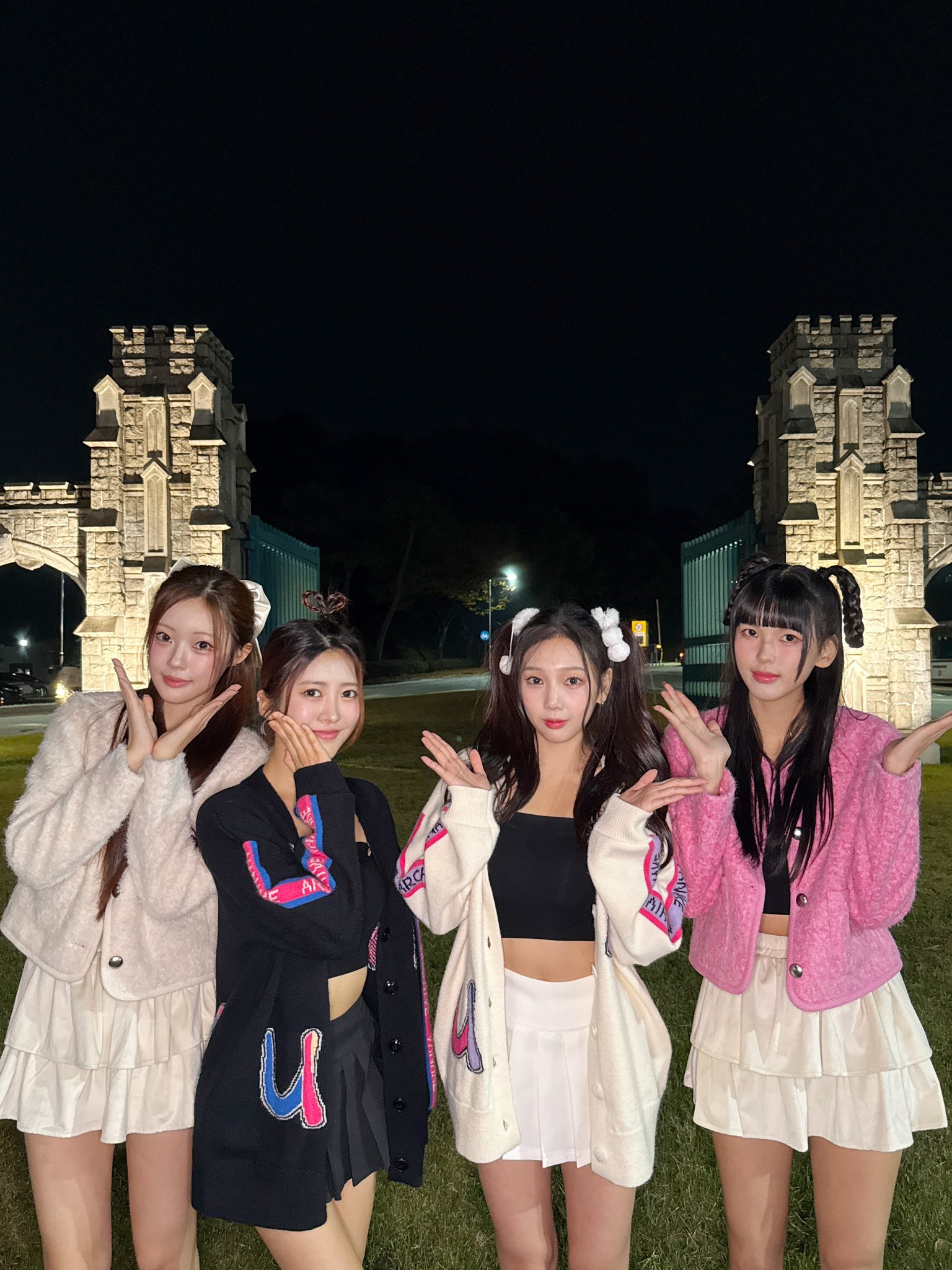 GbTBI46bYAAiu4K?format=jpg&name=large