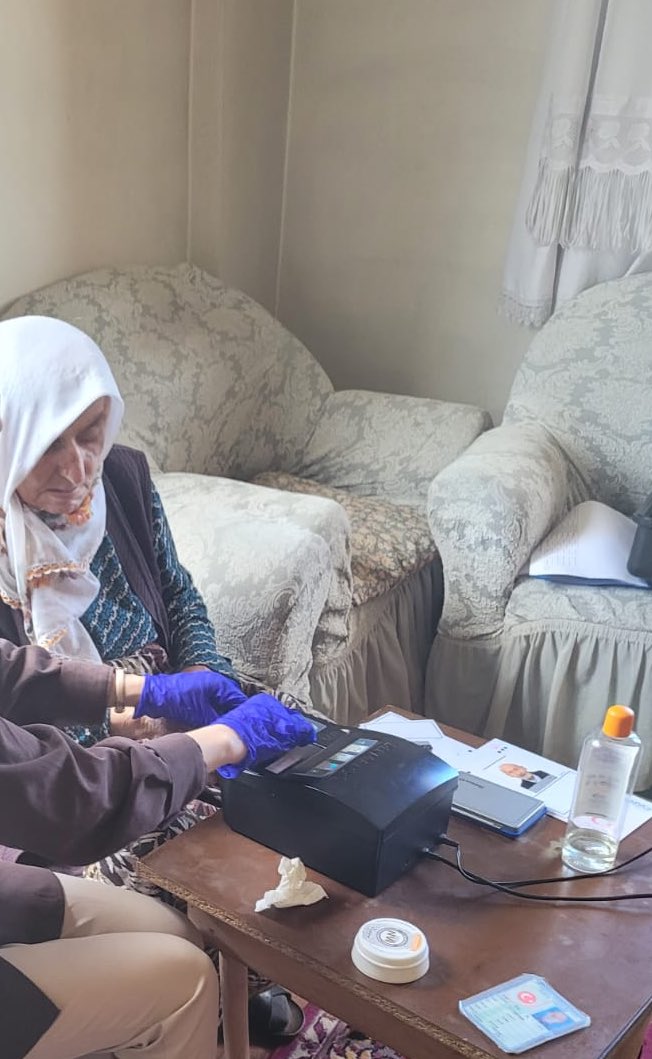 #AdresteNüfusHizmeti  kapsamında Nüfus Müdürlüğümüze gelemeyecek olan büyüklerimizin Kimlik Kartı başvurularını almak üzere Kesealan Mahallesindeydik..
#HayatınızınHerAnında 
<a href="/SamsunIlNufus/">Samsun İl Nüfus ve Vatandaşlık Müdürlüğü</a> 
<a href="/asarcik55s/">T.C. Asarcık Kaymakamlığı</a> 
<a href="/muhsindemirnfs/">Muhsin Demir</a> 
<a href="/ibrahimkutukcu_/">İbrahim KÜTÜKÇÜ</a>