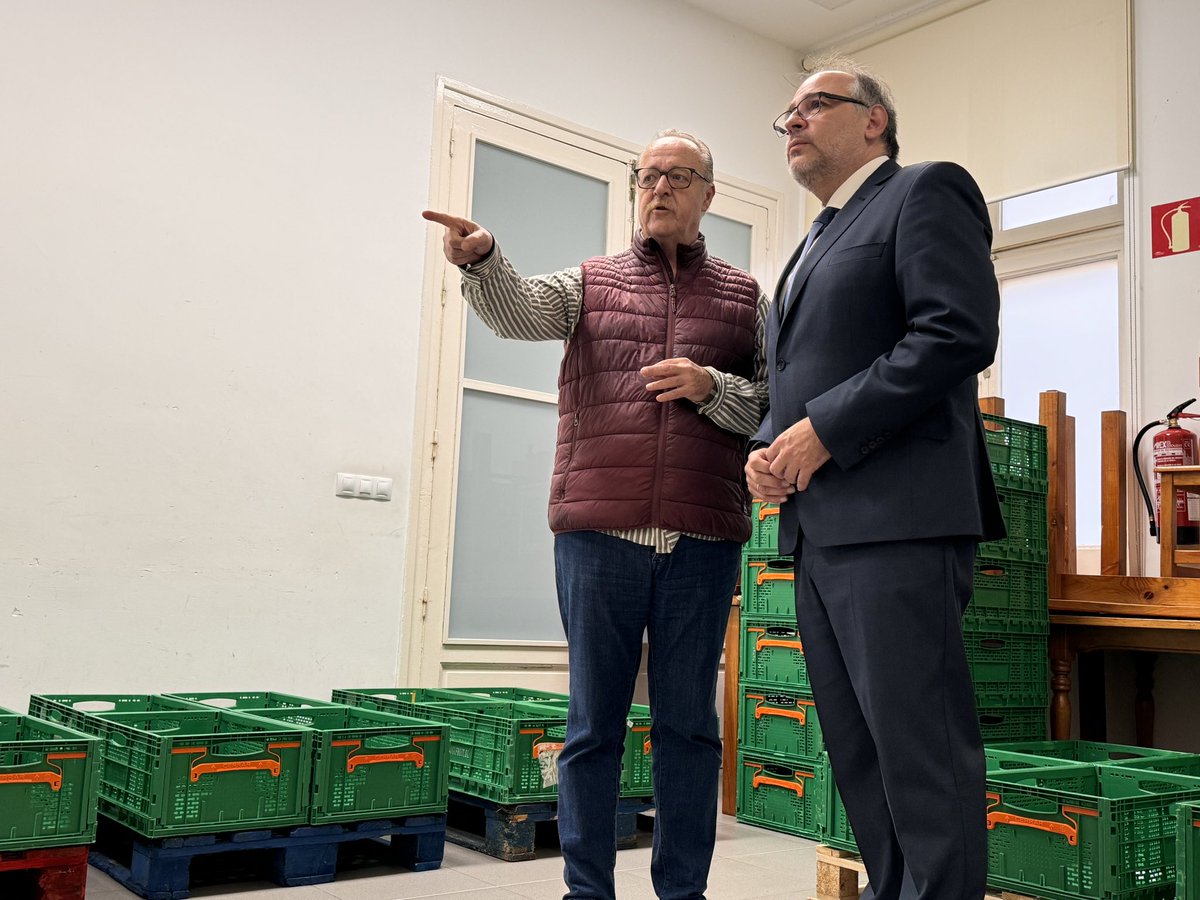 Desde <a href="/zaragoza_es/">AyuntamientoZaragoza</a> activamos campaña de recogida de agua, leche, productos no perecederos e higiene en el Refugio de Ntra. Sra. del Refugio y Piedad (9-19h).  

Transportes Carreras se encargará del traslado. ¡Gracias a todos por vuestra solidaridad! 

#EmergenciaDANA #Zaragoza