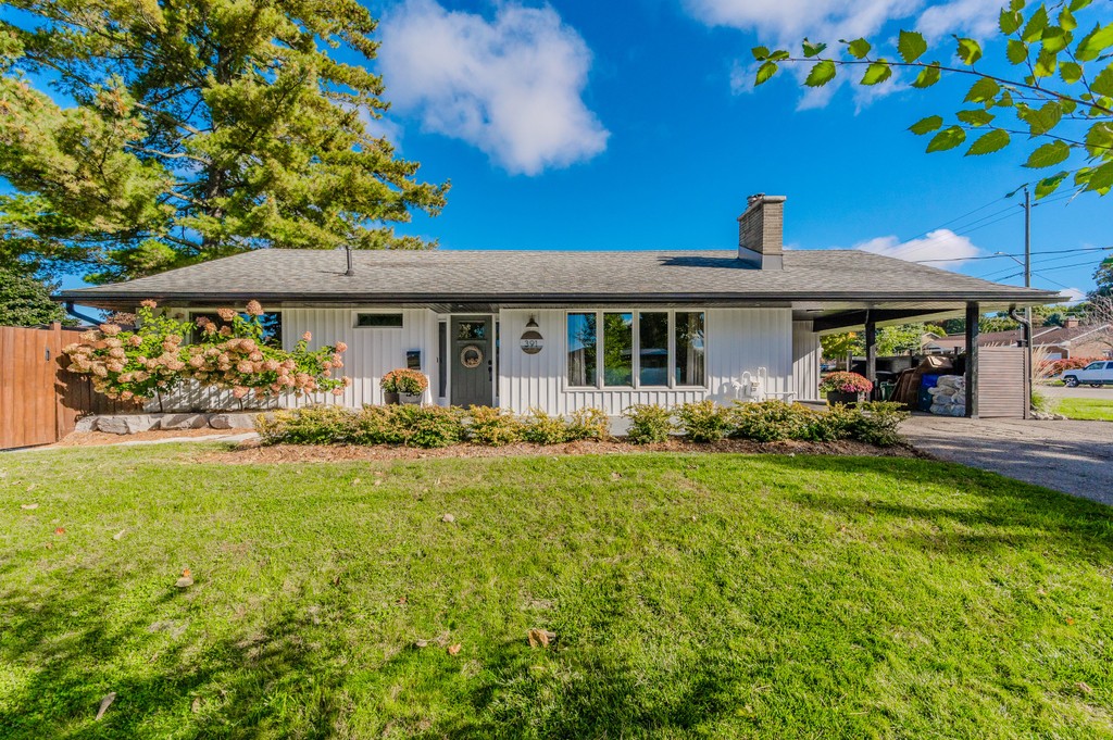 justleap_ca's tweet image. 🏡 F O R  S A L E  391 Beaver Street, Cambridge 🏡
...MLS 40662558 

🛌 3 bedrooms
🛁 2 bathrooms
🛠️ Complete Reno (2022)
🌳 Quiet Street | Adjacent Parkland
 🏡 1100 total sq ft

#realestate #welcomehome #homesweethome