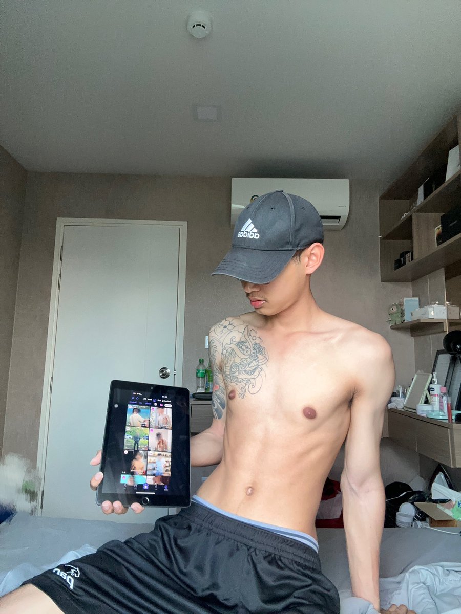 น่ารักไหมไม่รู้ แต่รอให้รักอยู่นะรู้ไหม🐻‍❄️💜
app.adjust.com/1hgtq2z1