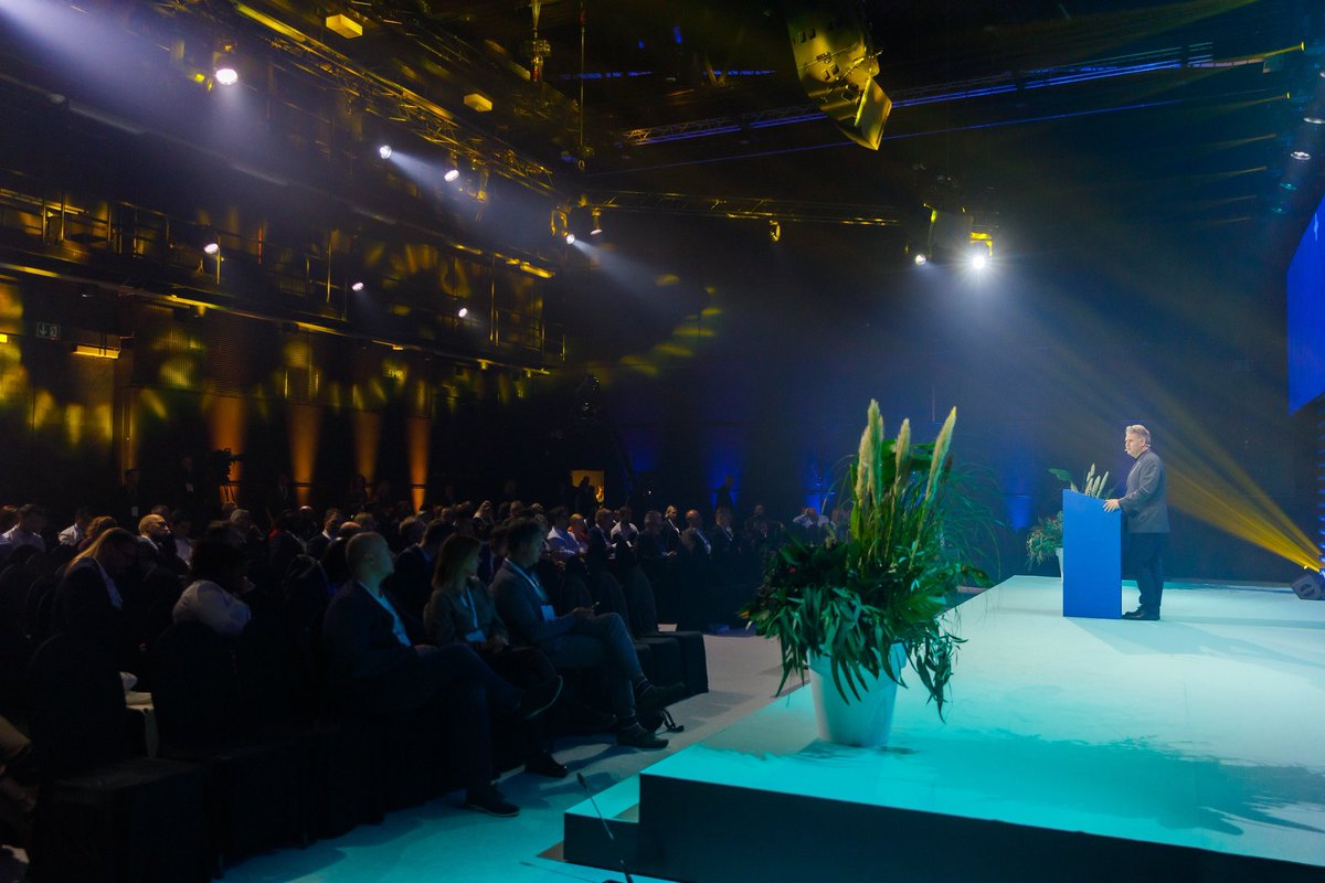 TallinnSummit's tweet image. 🌍 Only 17 days to go until the #TallinnDigitalSummit on Nov 19-20! 80+ speakers from 30+ countries will gather to discuss &quot;Securing the Digital Tomorrow.&quot; 

Expect 15 hours of insights from global leaders, policymakers, and innovators! 

#tds2024 #TallinnDigitalSummit