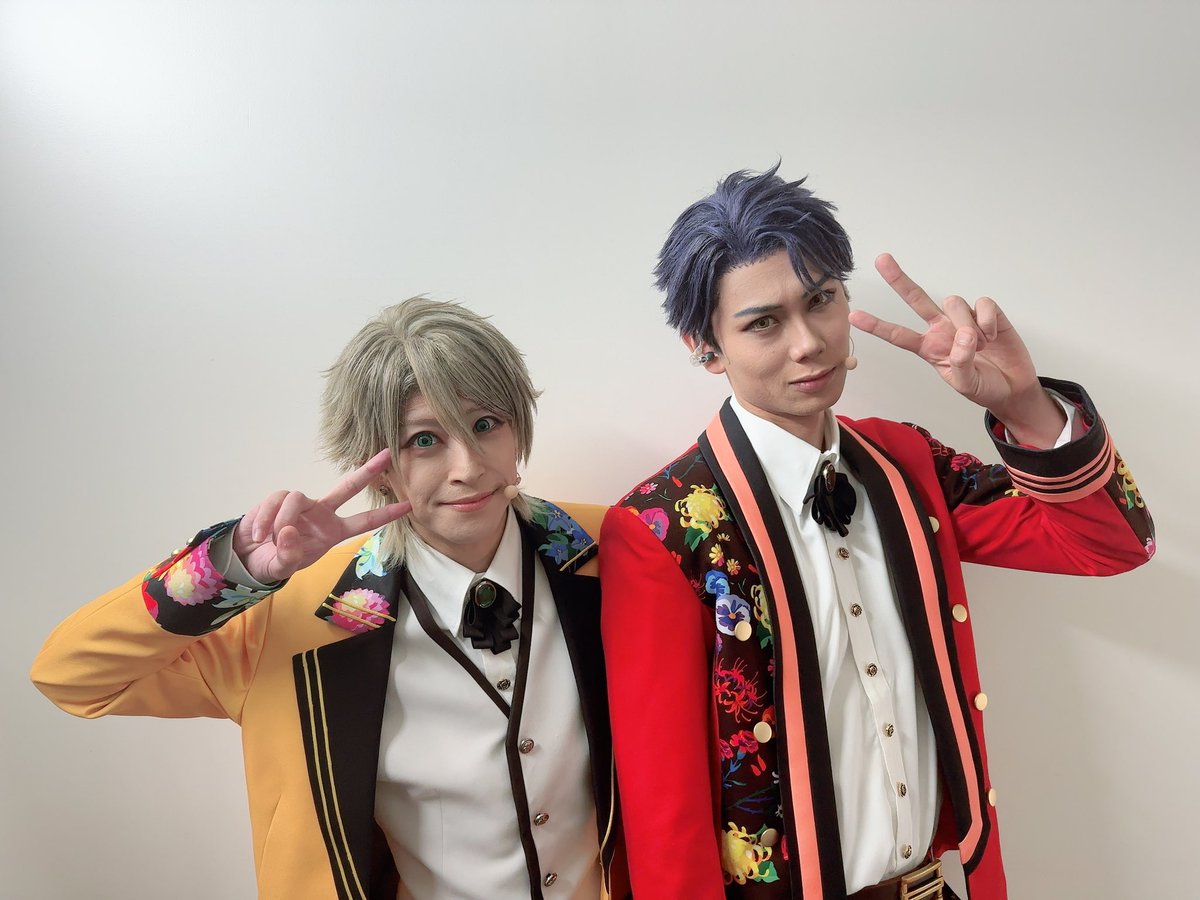chuta_na's tweet photo. 2日目終わりました！
いや幸せ空間すぎる。

秋組と、一成さんと、『家族』

『家族』��！笑笑

#エーステ https://t.co/7nEda9c8kA