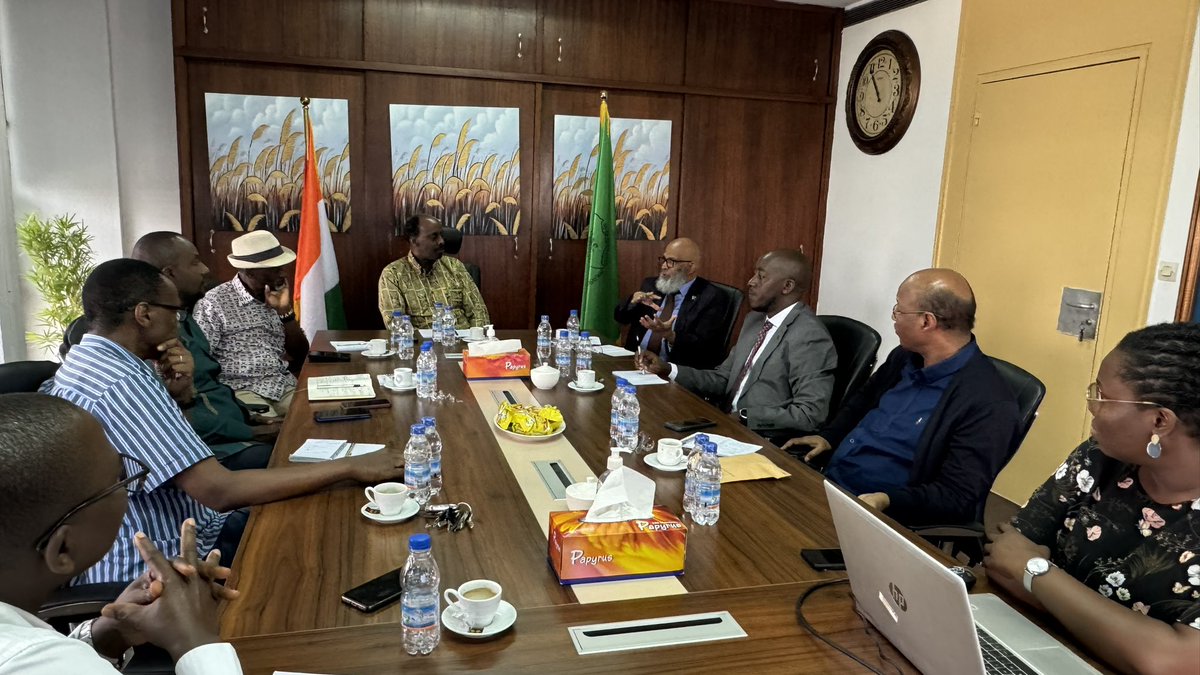 KBarigye's tweet image. This week I am stepping away from focusing on @mtnharvestug to discussing with @IACOSG in Abidjan. We are discussing how to strengthen the #AfricanCoffeeWeek, the #G25, the #Africancoffeescientificconference and promotion of value addition on the continent. We agreed to push for…