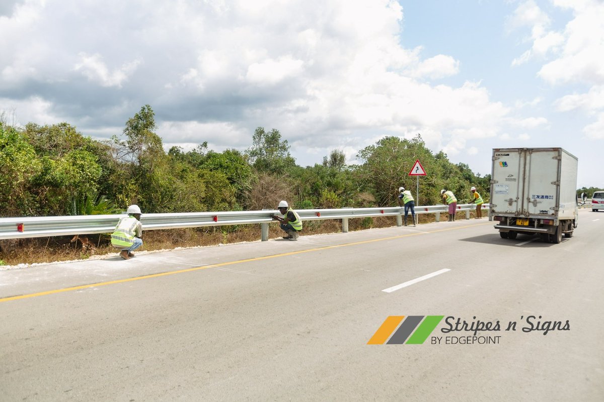 stripesnsigns tweet media